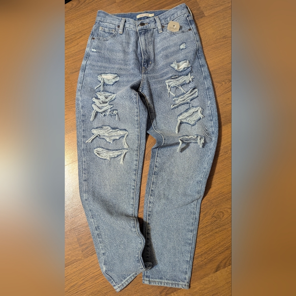 Levis 90s Mom Jeans